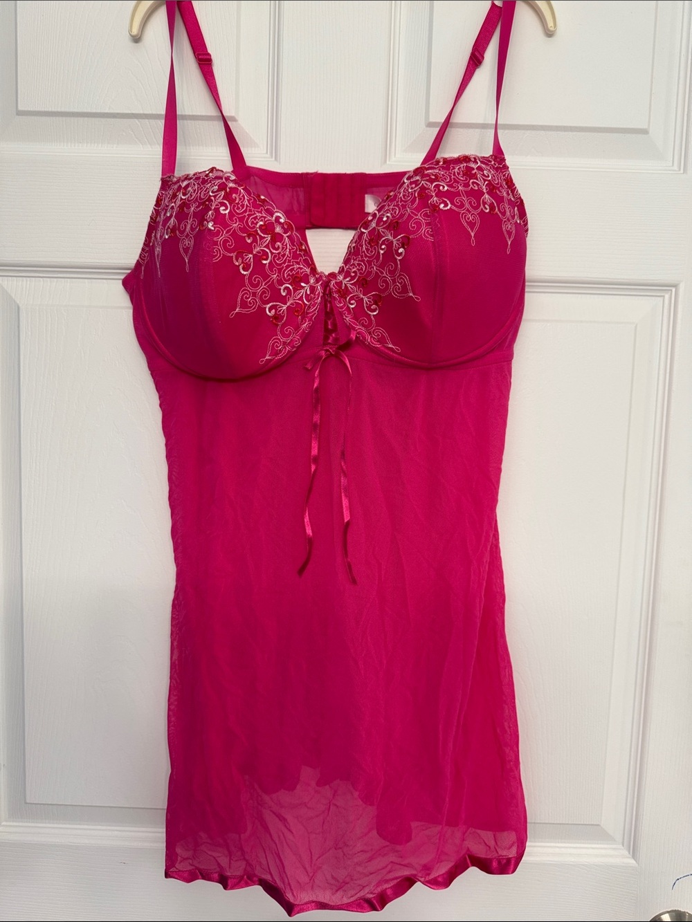 Cacique Hot Pink Embroidered intimate Chamise